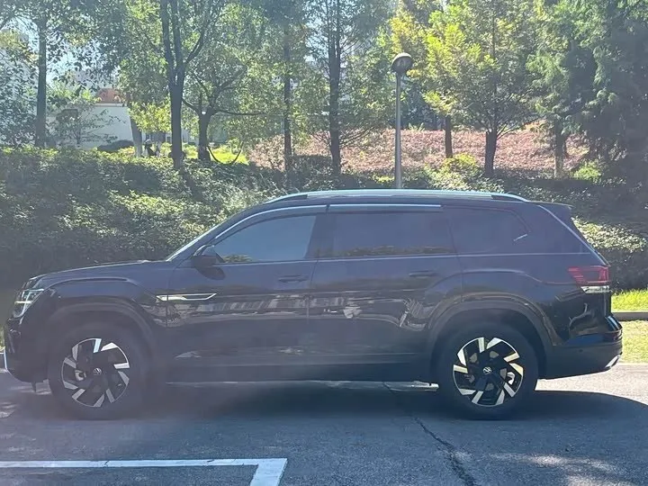 VOLKSWAGEN TERAMONT LUXURY 2022