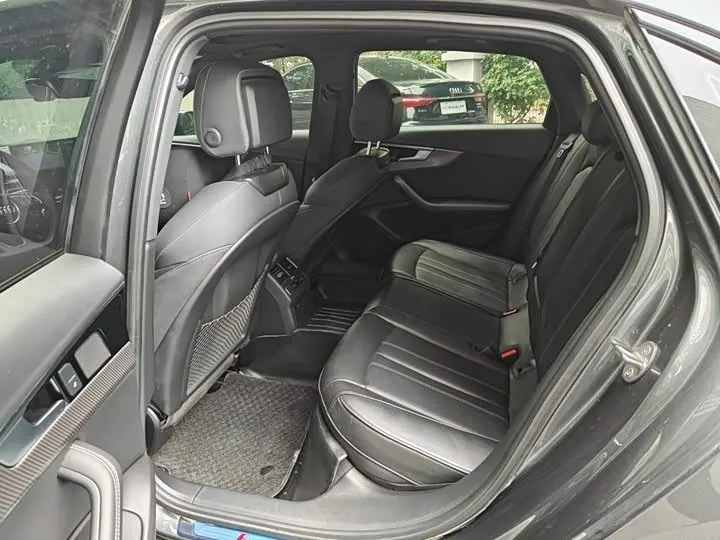 AUDI A4L LUXURY 2023