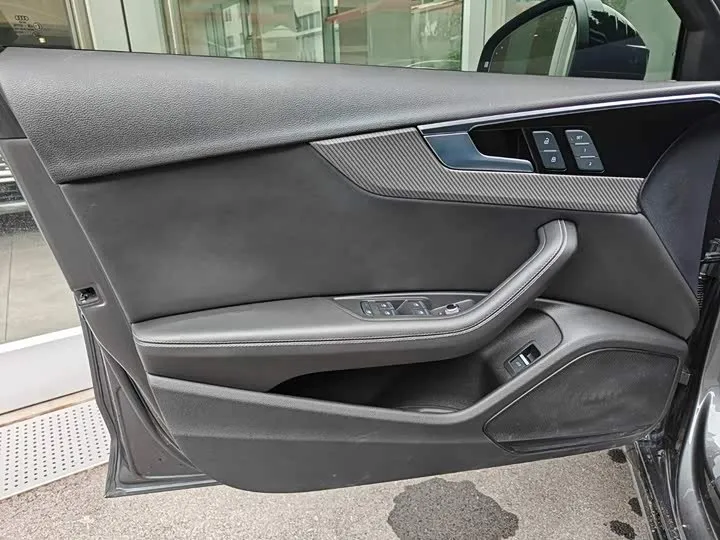 AUDI A4L LUXURY 2023