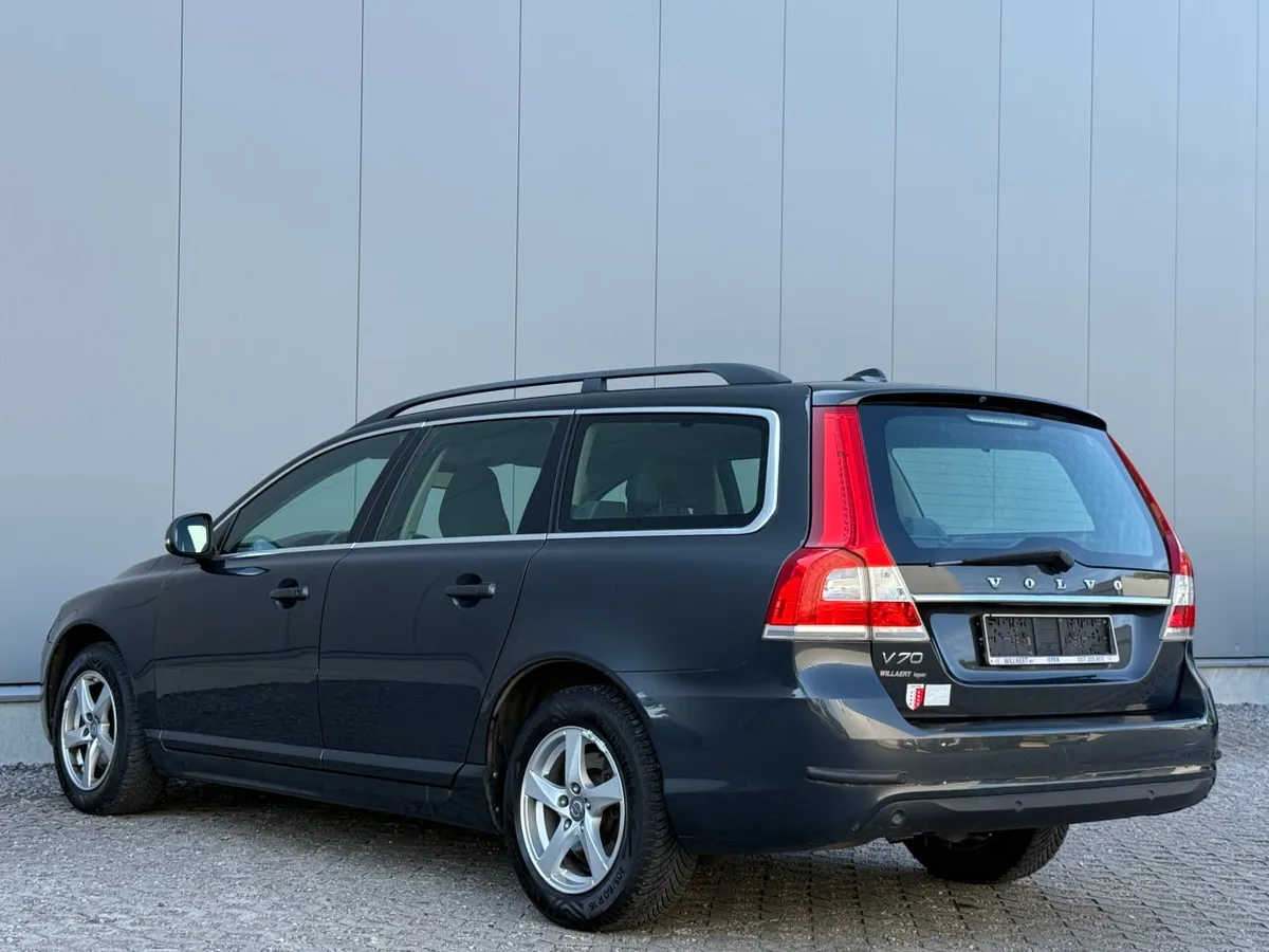 VOLVO V70 D2 POLAR 2015