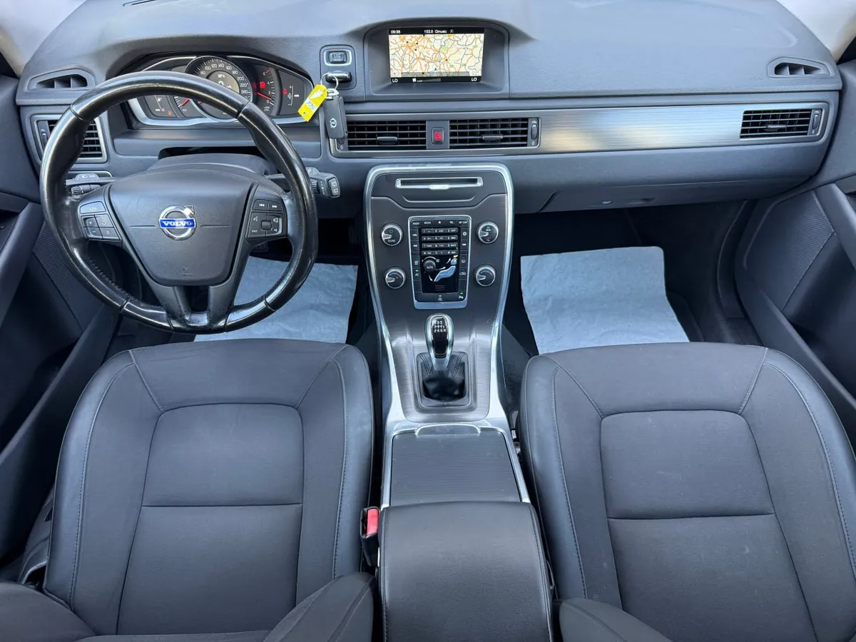 VOLVO V70 D2 POLAR 2015