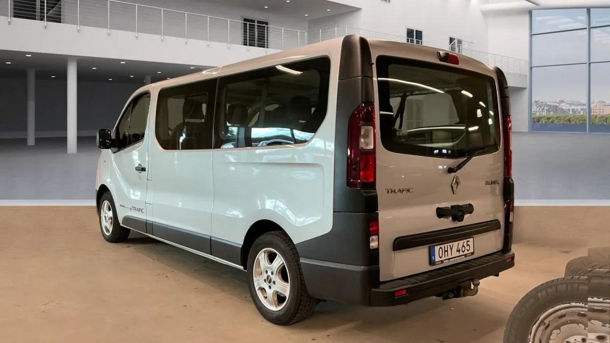 RENAULT TRAFIC 2016