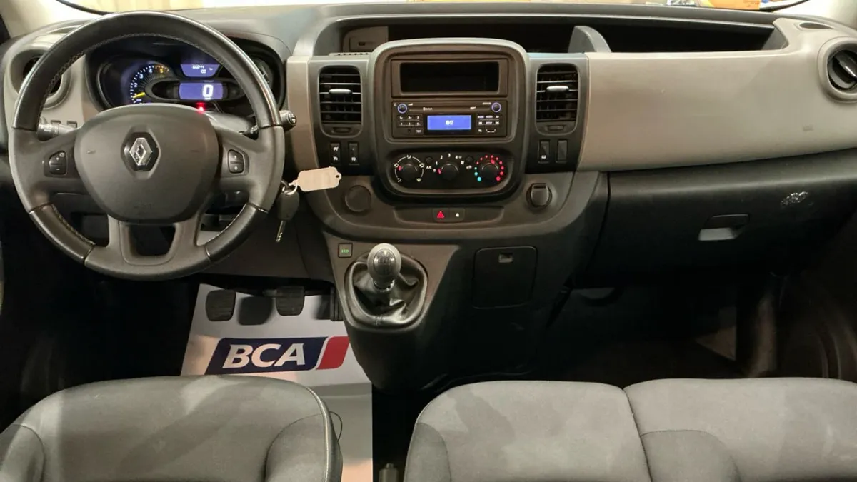 RENAULT TRAFIC 2016