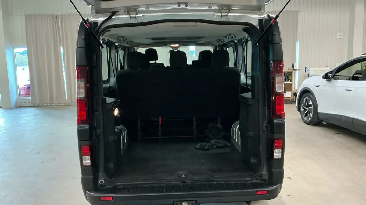 RENAULT TRAFIC 2016