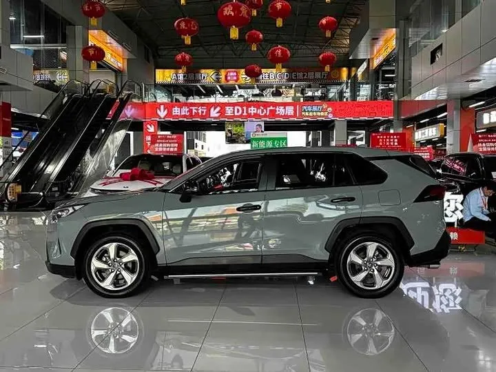 TOYOTA RAV4 2022
