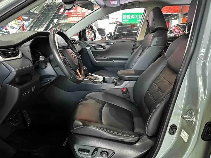 TOYOTA RAV4 2022