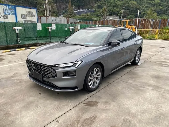 FORD MONDEO LUXURY 2023