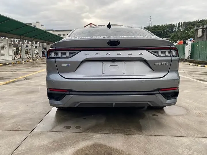 FORD MONDEO LUXURY 2023