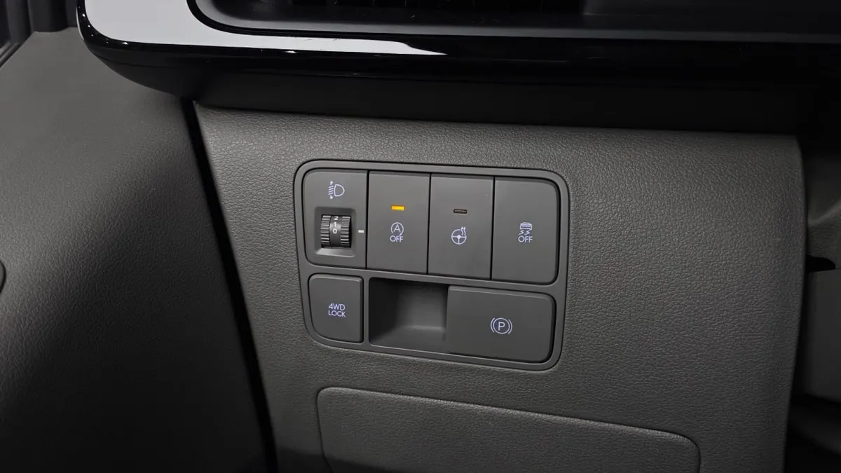 HYUNDAI STARIA LOUNGE STARIA 4WD LOUNGE 9-SEATER 2022