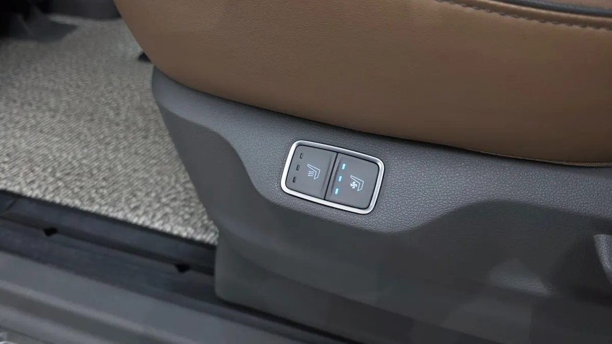 HYUNDAI STARIA LOUNGE STARIA 4WD LOUNGE 9-SEATER 2022