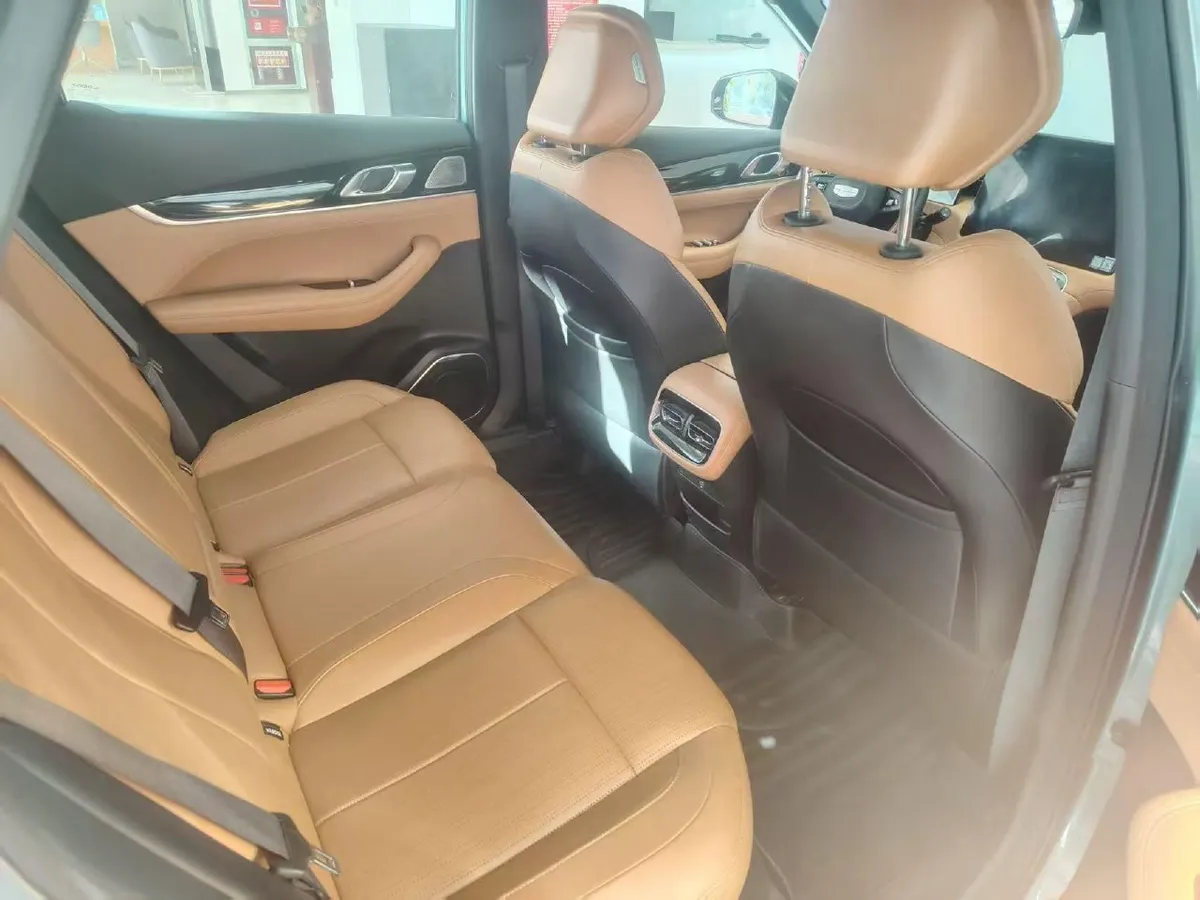 GEELY BOYUE L 2025