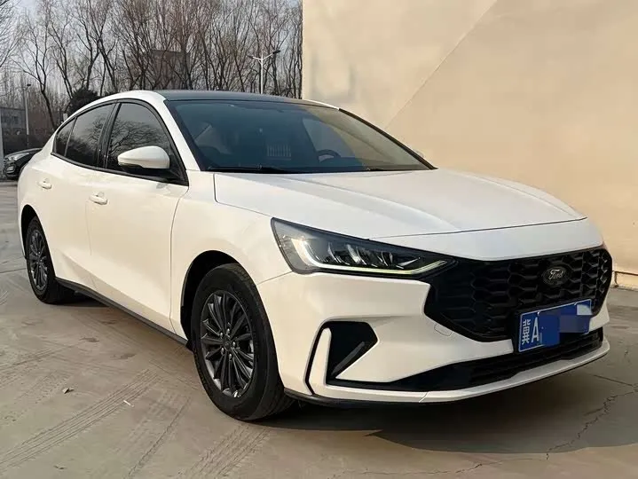FORD FOCUS SEDAN ECOBOOST 180 2023