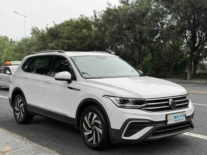VOLKSWAGEN TIGUAN L 2024