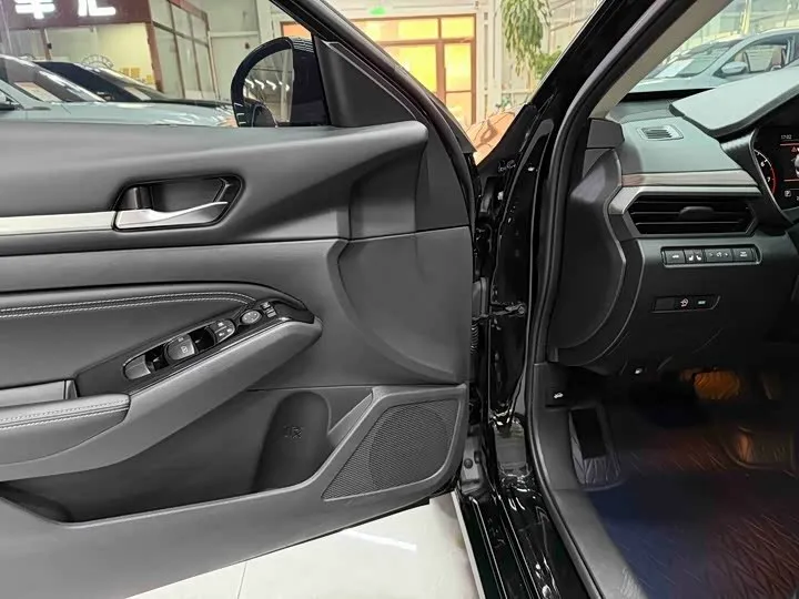 NISSAN ALTIMA 2022