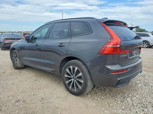 VOLVO XC60 2023