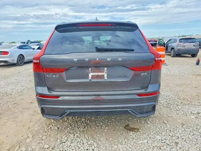 VOLVO XC60 2023