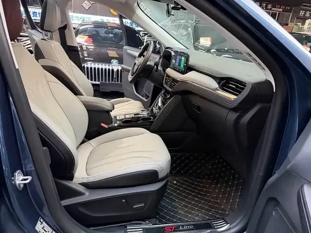 FORD ESCAPE PREMIUM 2023
