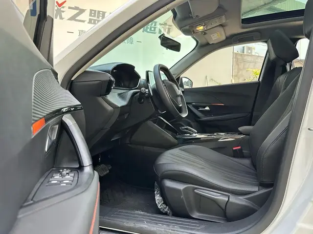 PEUGEOT 2008 2025