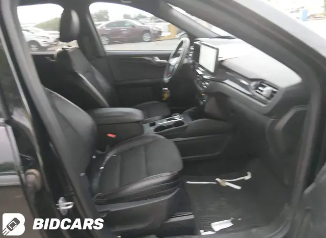 FORD ESCAPE 2024