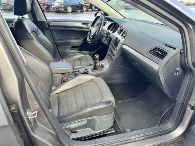 VOLKSWAGEN GOLF VARIANT 2015