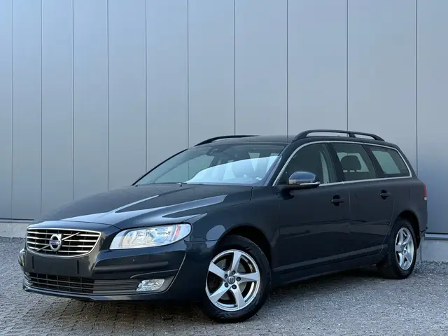 VOLVO V70 D2 POLAR 2015