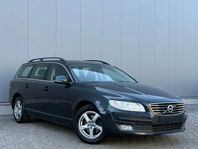 VOLVO V70 D2 POLAR 2015