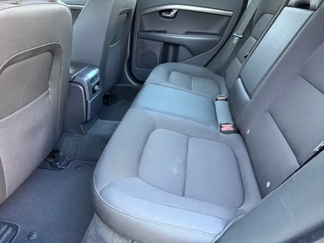 VOLVO V70 D2 POLAR 2015