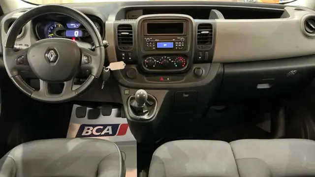 RENAULT TRAFIC 2016