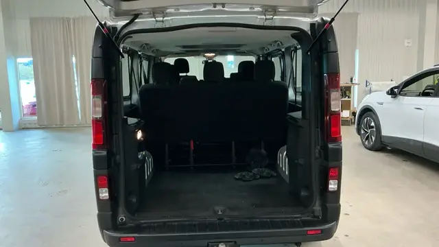 RENAULT TRAFIC 2016