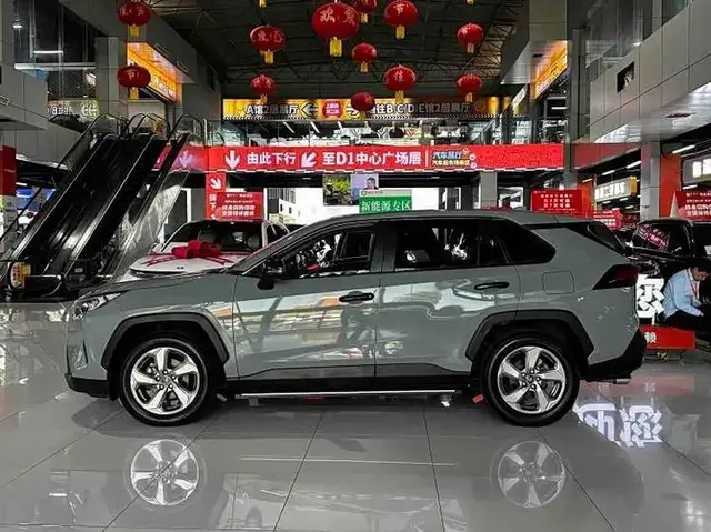 TOYOTA RAV4 2022