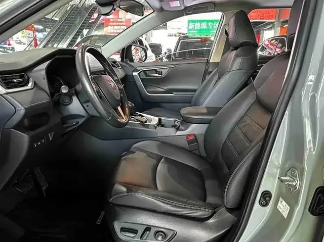 TOYOTA RAV4 2022