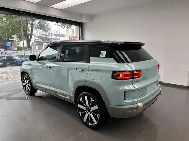 GEELY ICON 2023