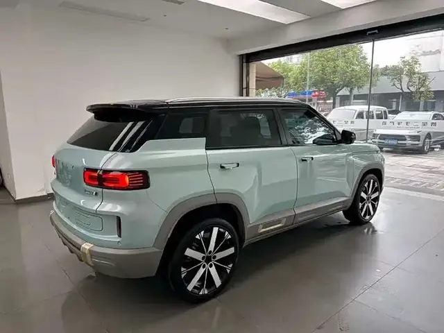 GEELY ICON 2023