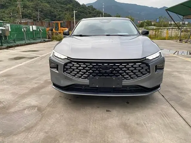 FORD MONDEO LUXURY 2023