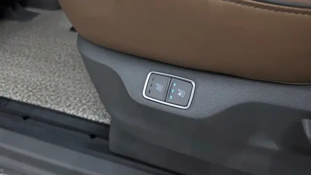 HYUNDAI STARIA LOUNGE STARIA 4WD LOUNGE 9-SEATER 2022