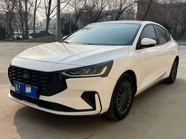 FORD FOCUS SEDAN ECOBOOST 180 2023