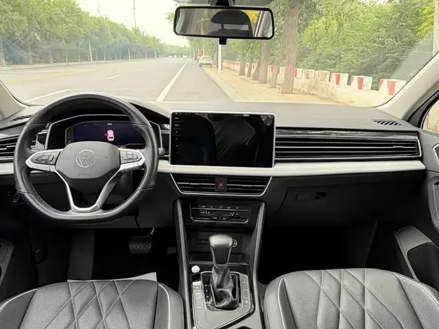 VOLKSWAGEN TIGUAN L 2024