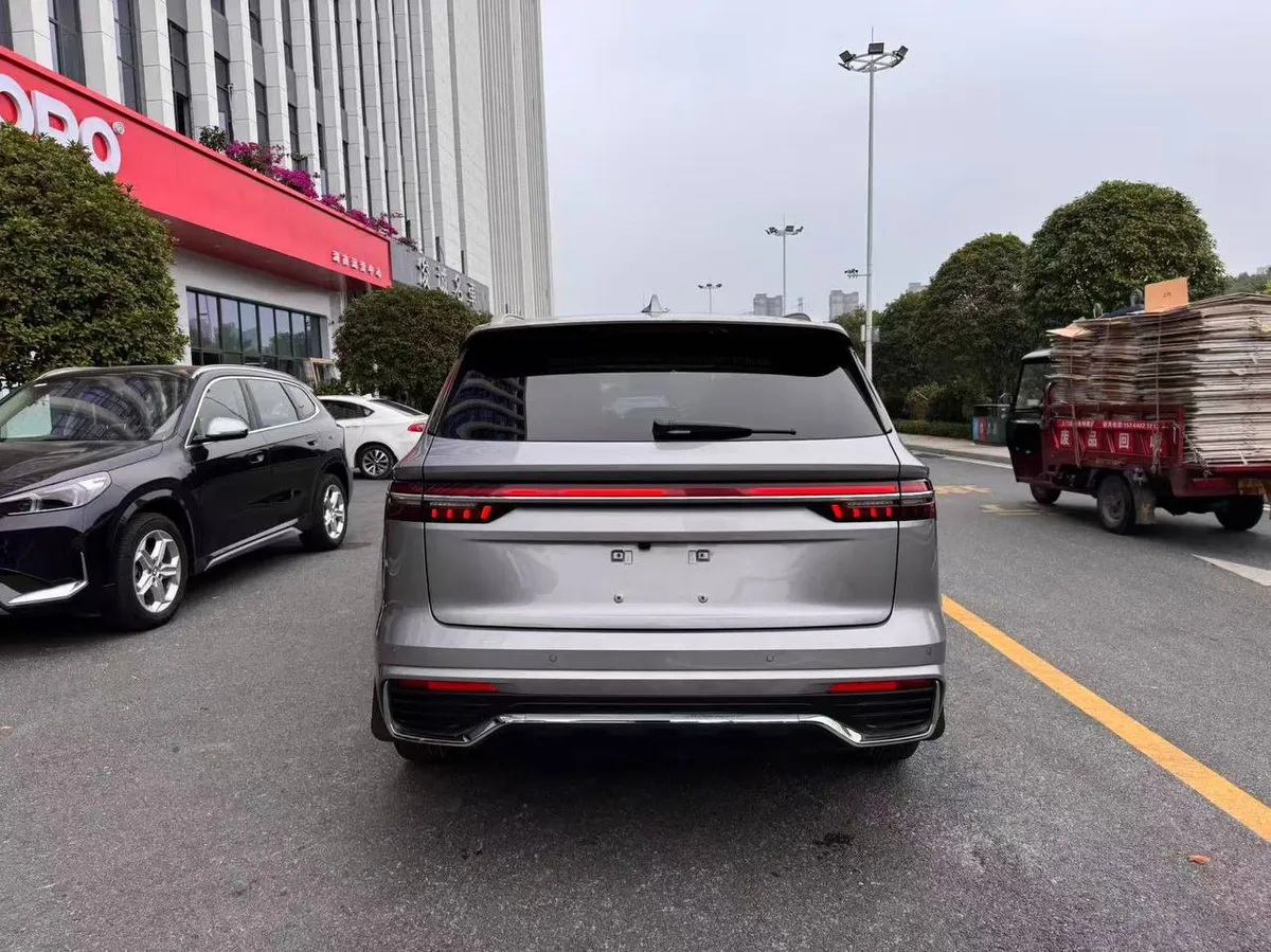 GEELY MONJARO 2022