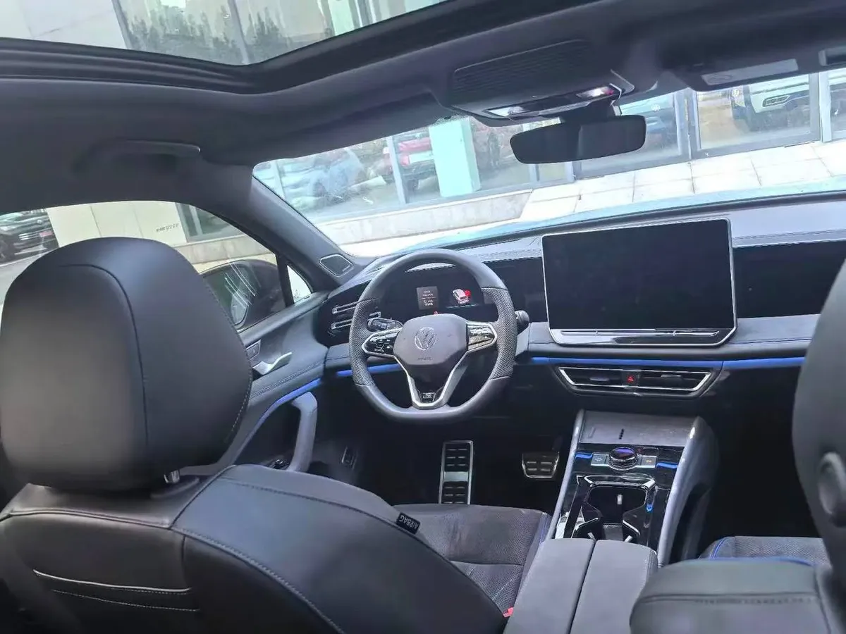 VOLKSWAGEN TIGUAN L PRO 2025