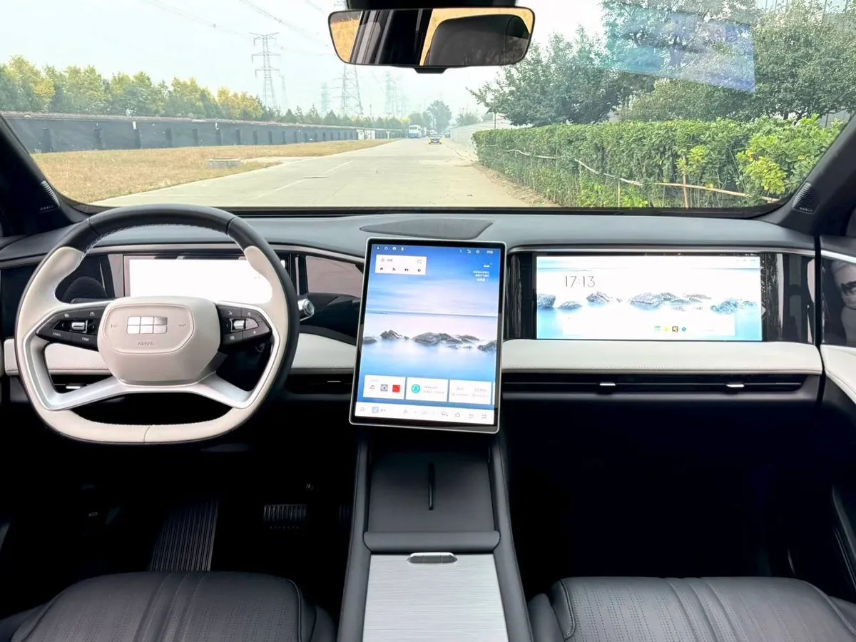 GEELY GALAXY L7 EM-I 2024