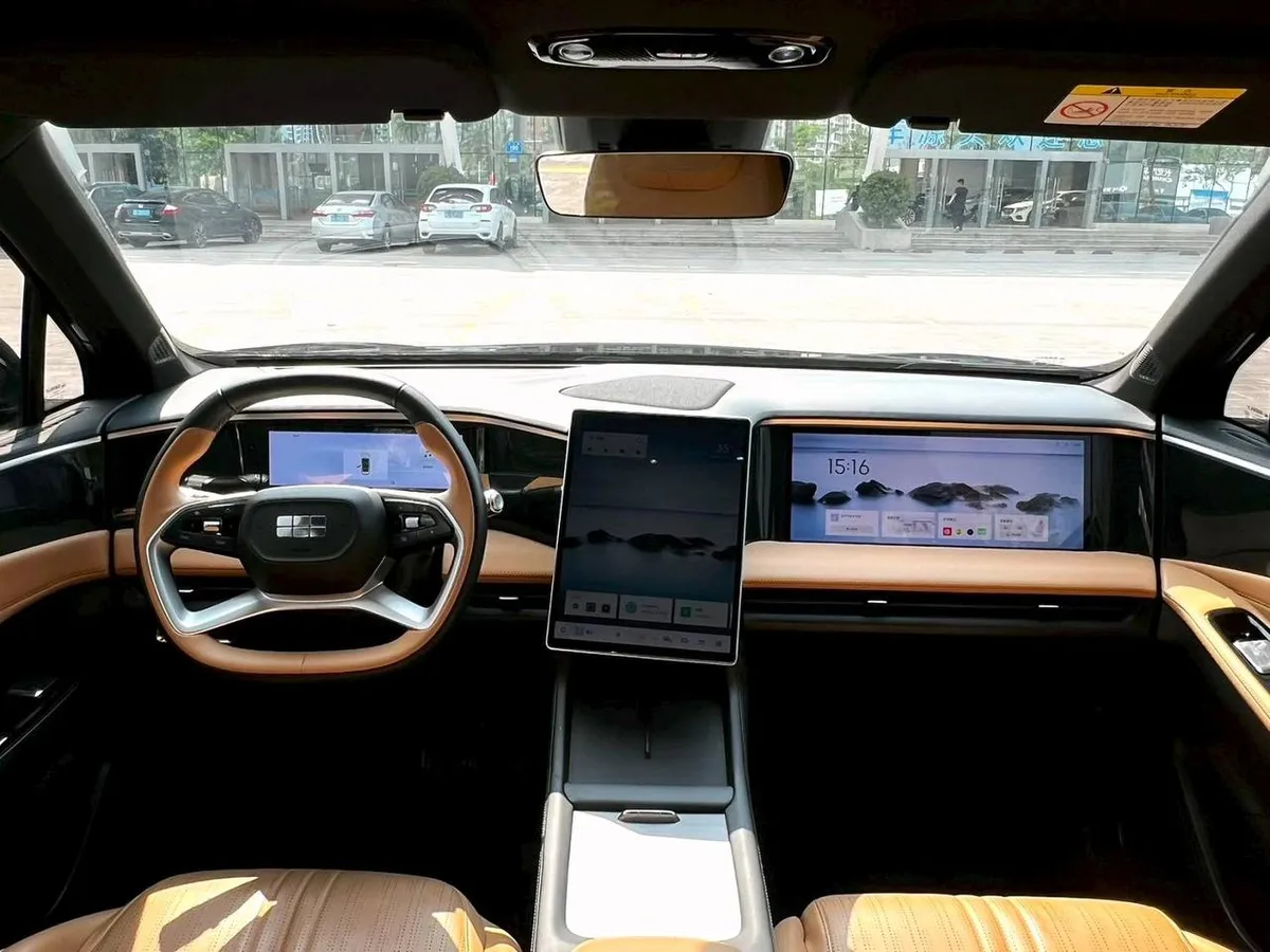 GEELY GALAXY L7 EM-I 2024