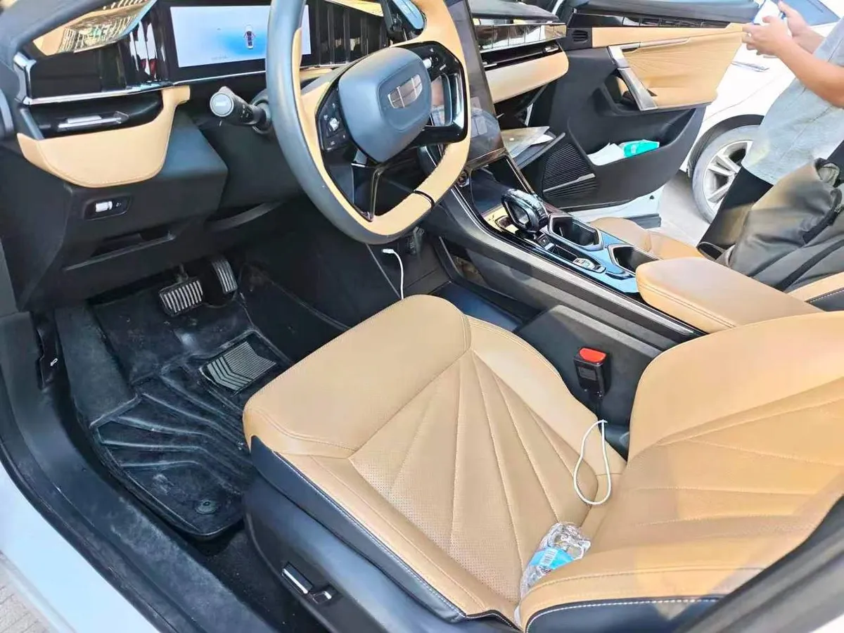 GEELY BOYUE L 2022