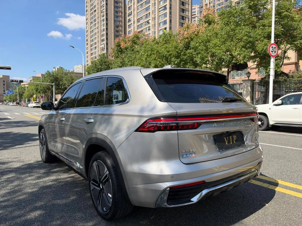GEELY XINGYUE L 2026