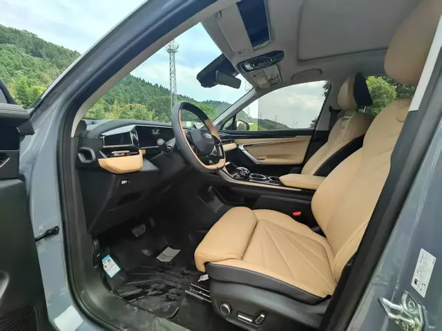 GEELY BOYUE L 2022