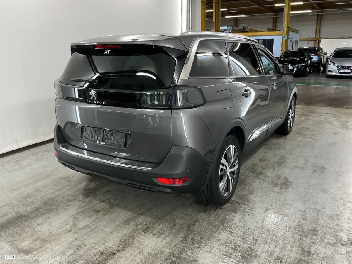 PEUGEOT 5008 2022