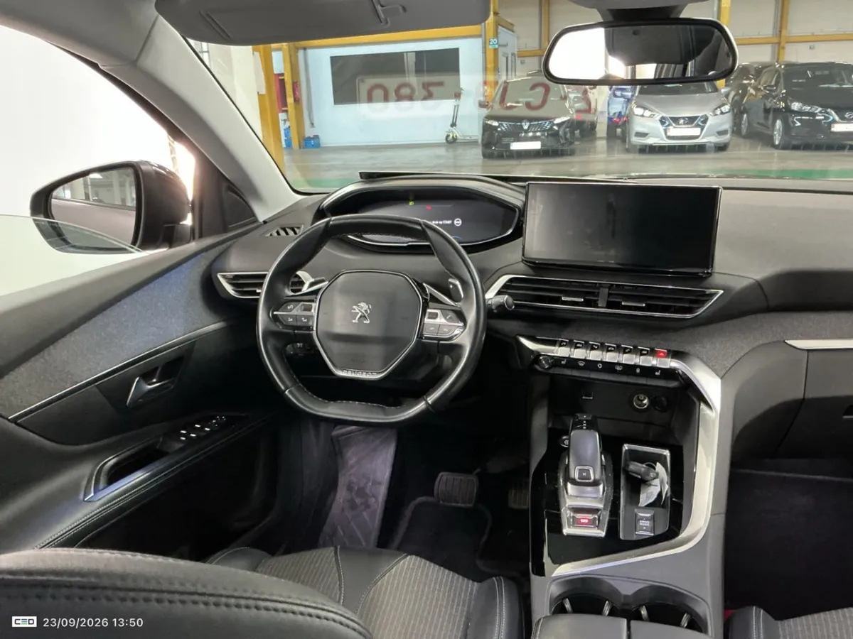 PEUGEOT 5008 2022
