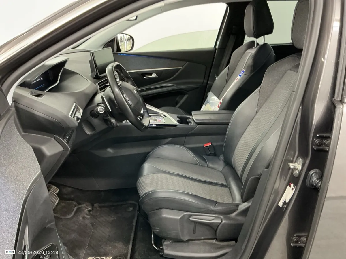 PEUGEOT 5008 2022