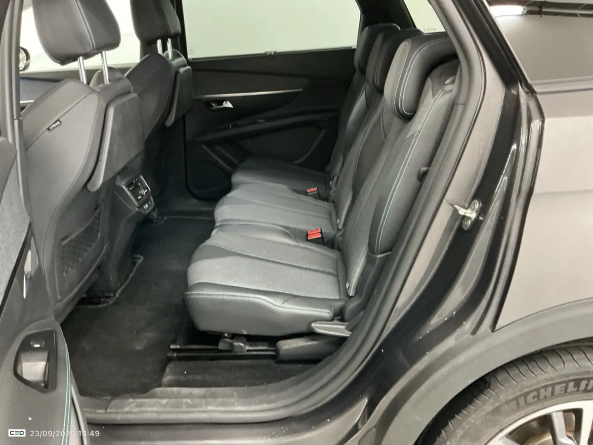 PEUGEOT 5008 2022