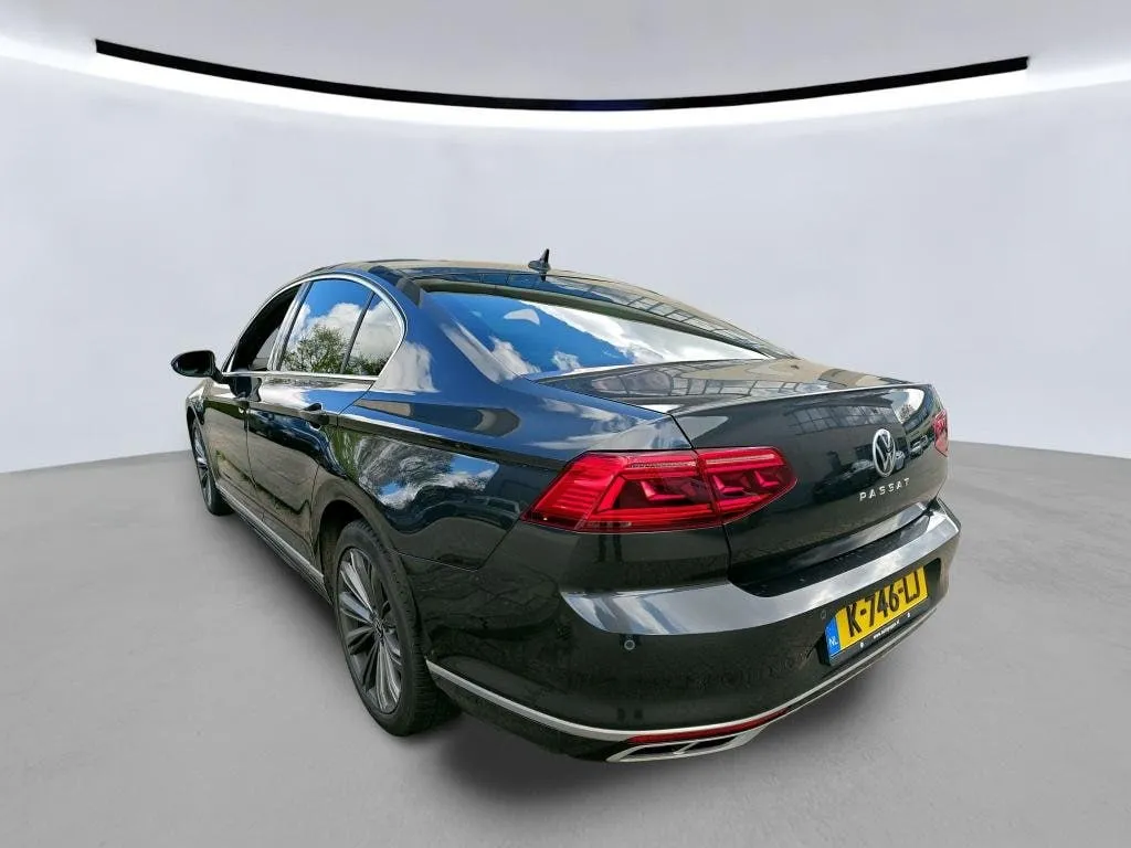 VOLKSWAGEN PASSAT R-LINE 2021