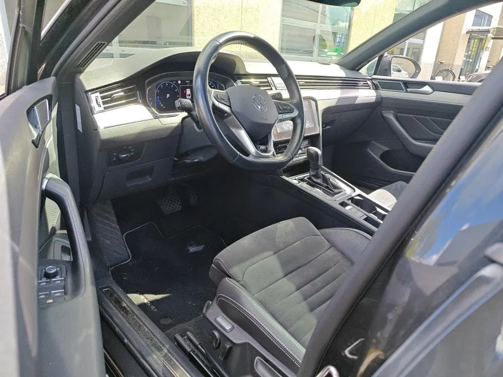 VOLKSWAGEN PASSAT R-LINE 2021